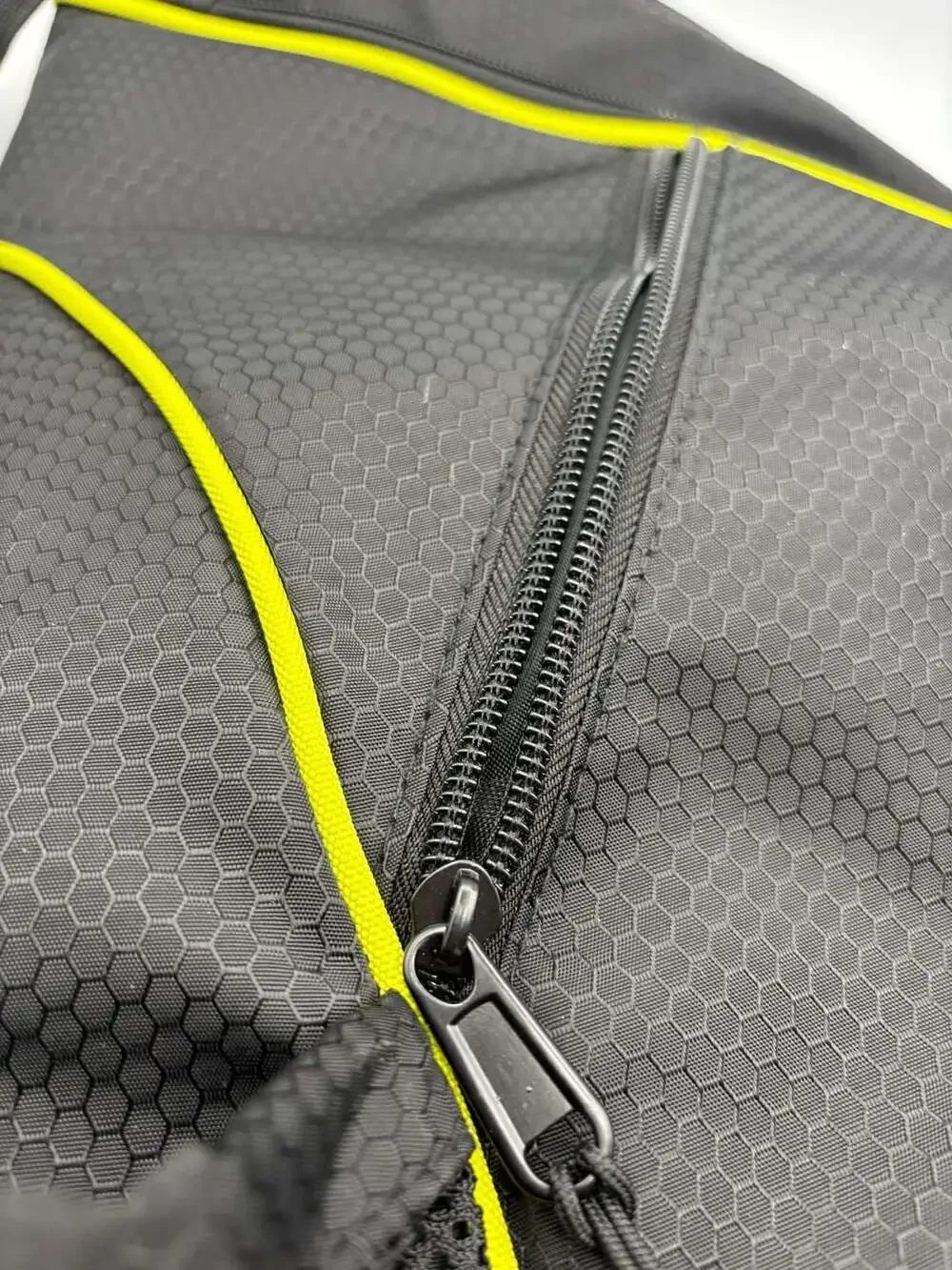 QUIKGO Pickleball Sling Backpack with Paddle Compartment